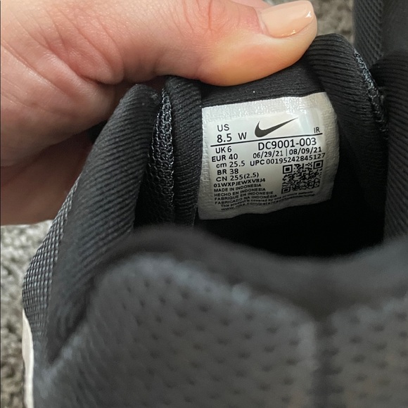 Nike Black and White Athletic Sneakers Nike Revolution 6 NN size 8.5 W - Picture 7 of 10